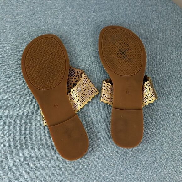 Tory Burch Roselle Metallic Gold Laser Cut Thong Sandals Size 6.5 - Picture 6 of 6